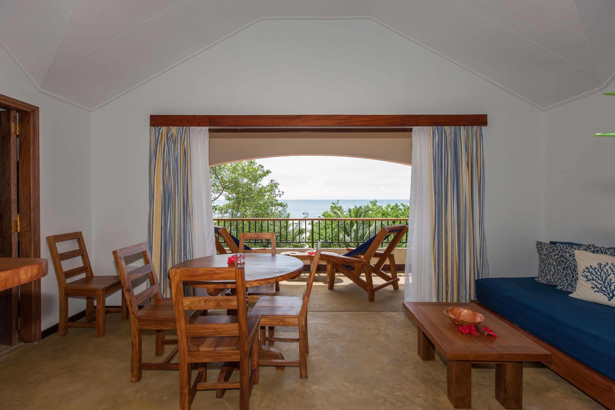 L'Hirondelle Guest House Anse Volbert Village  Exterior photo