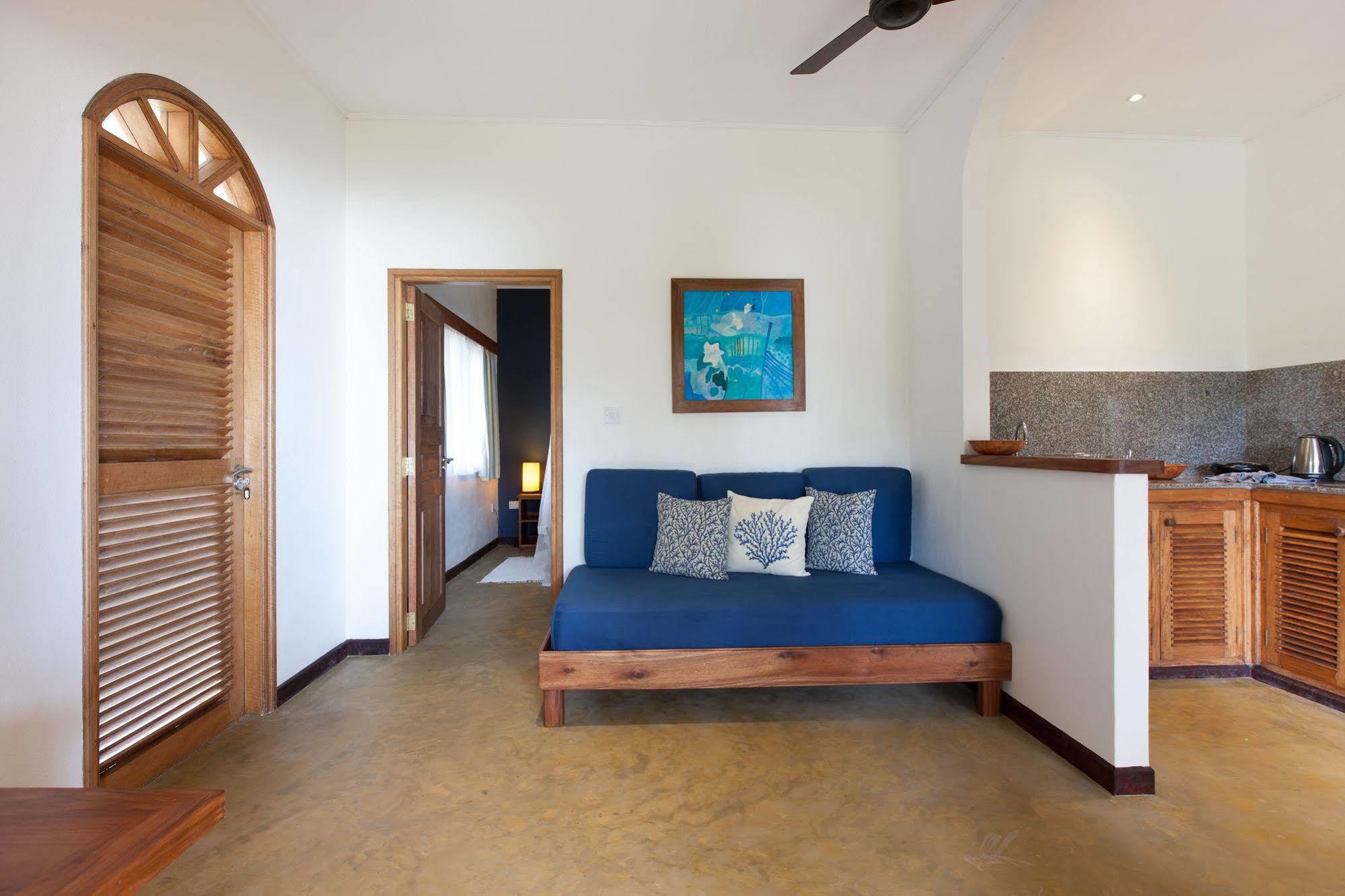 L'Hirondelle Guest House Anse Volbert Village  Exterior photo