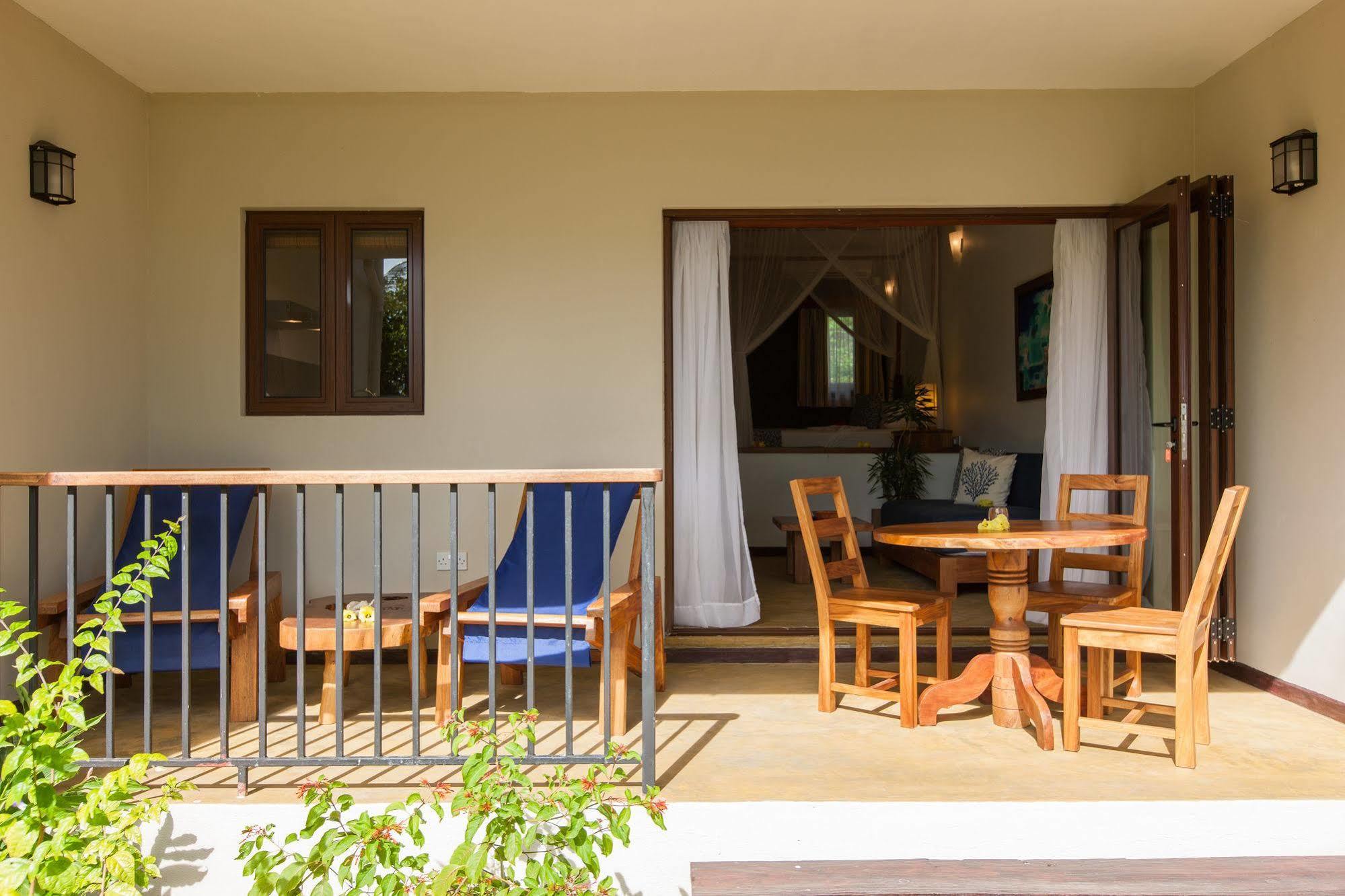 L'Hirondelle Guest House Anse Volbert Village  Exterior photo