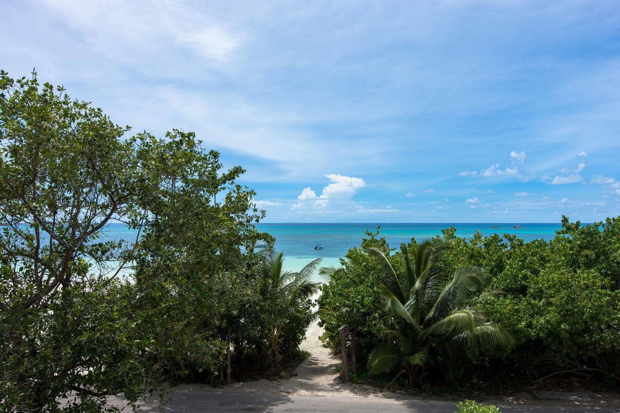 L'Hirondelle Guest House Anse Volbert Village  Exterior photo